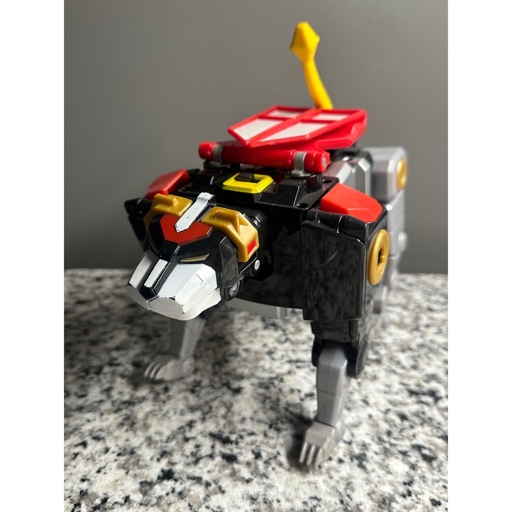 Voltron 2017 Classic Legendary Defender Electronic Black Lion Figure